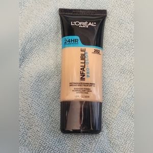 Infallible PRO Glow creamy natural